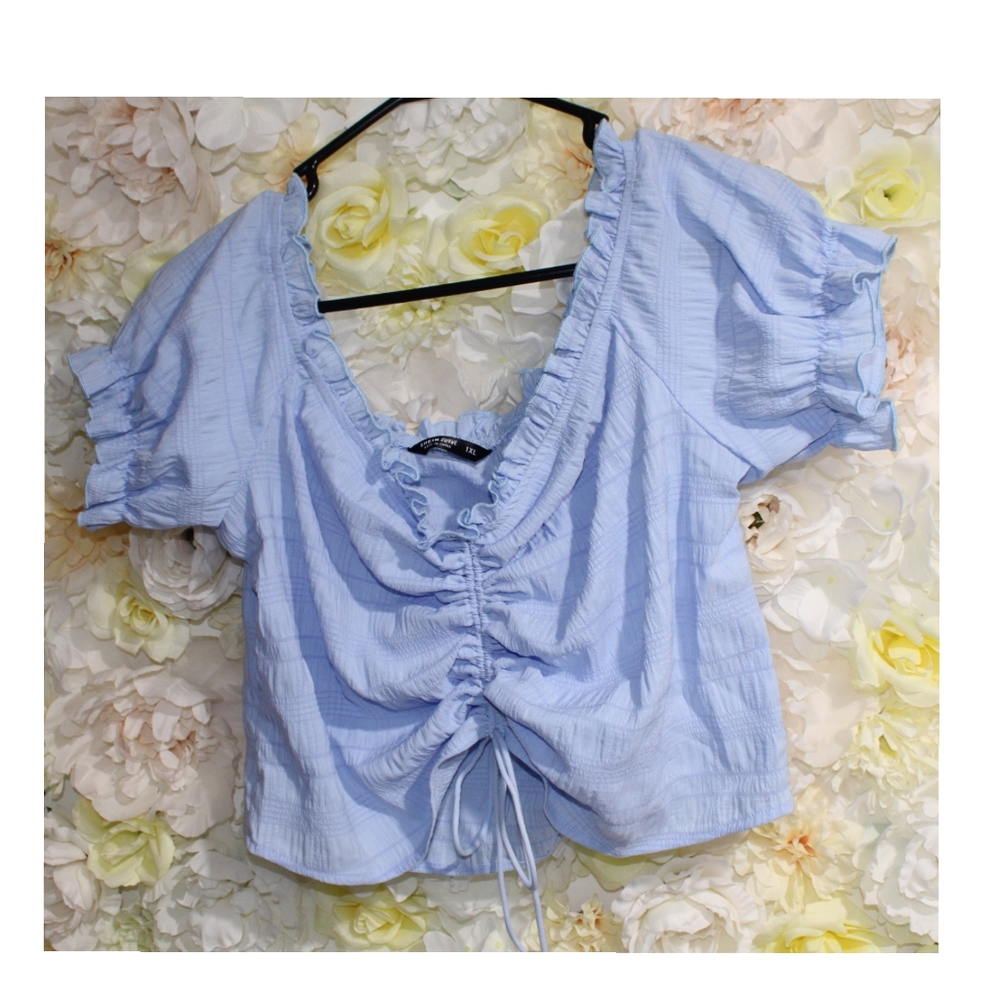 Crop top. Baby blue